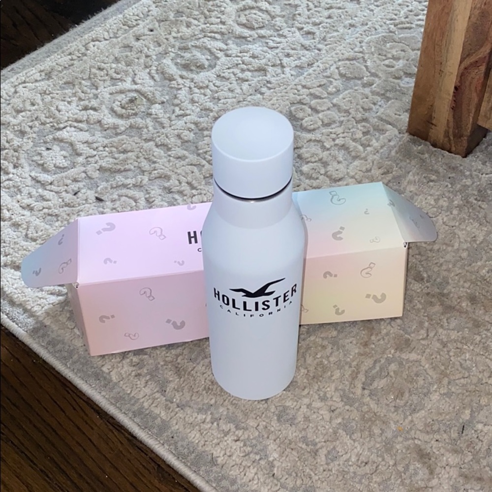 Hollister water bottle never used